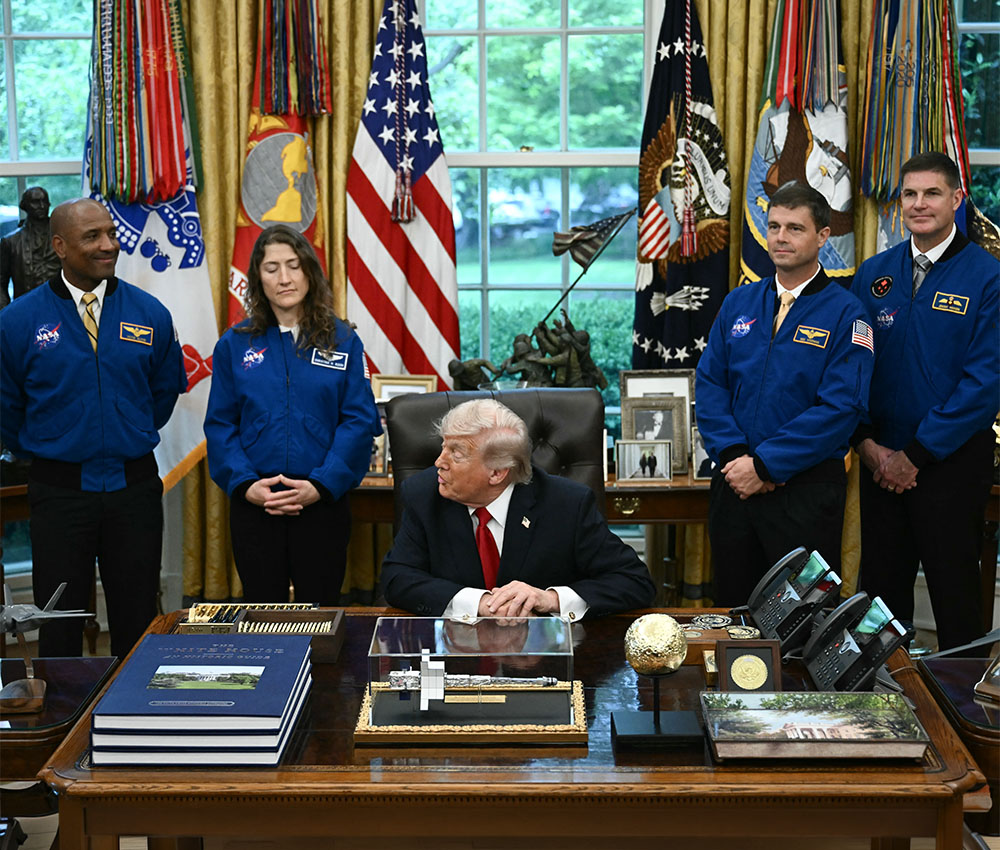 La tripulación del Artemis II asistió al anuncio de la divulgación UAP