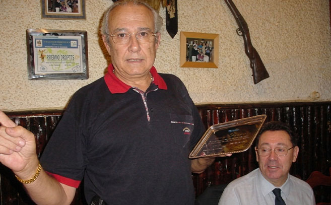 Carlos García Bermudez en 2001 durante una comida homenaje por su jubilación (Foto ulibarri)
