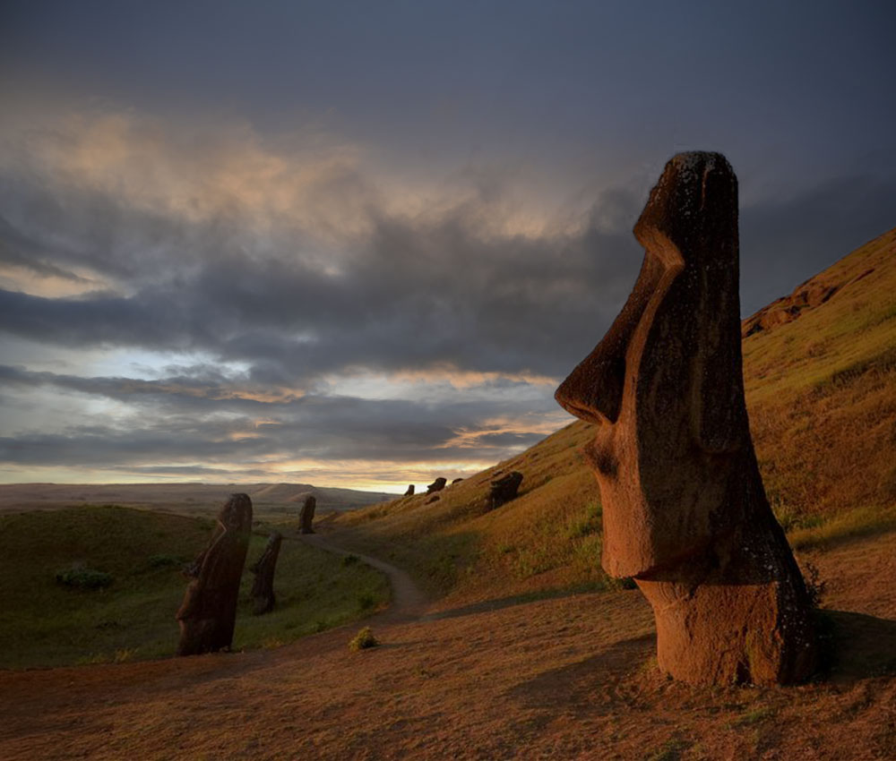 Un icónico moai de Isla de Pascua