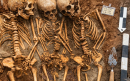 Reconstrucción IA de la tumba compartida que contenía ADN de la peste