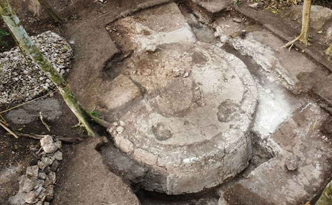 La estructura Okox es un edificio circular de 2000 años que conserva los restos de dos niños