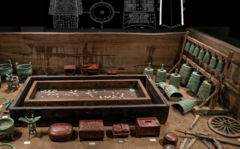 Una tumba china de 2.600 años de antigüedad tenía docenas de artefactos de bronce desactivados