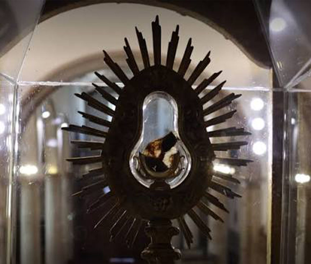 La hostia que sangra desde 1247