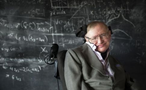 Hawking hace un llamamiento a ser más cuidadosos con el planeta
