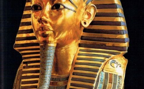 La espectacular máscara de oro perteneció originalmente a Nefertiti
