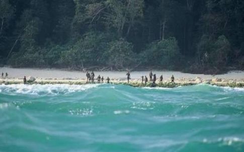 Así son los aborígenes aislados de Sentinel del Norte