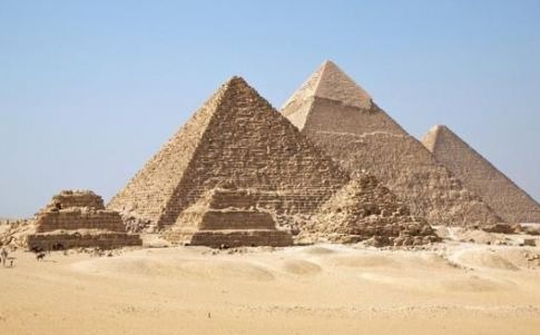 1. La Gran Pirámide de Keops
