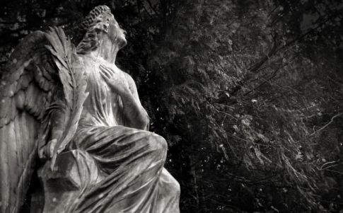 Apariciones en el cementerio 