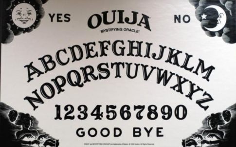 Suspenden las clases en un colegio por culpa de la ouija