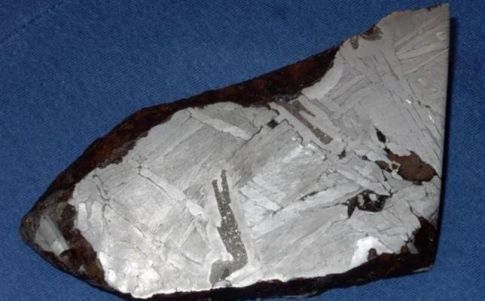 El fosfuro de hierro-niquel (schreibersita) es clave para el origen de la vida