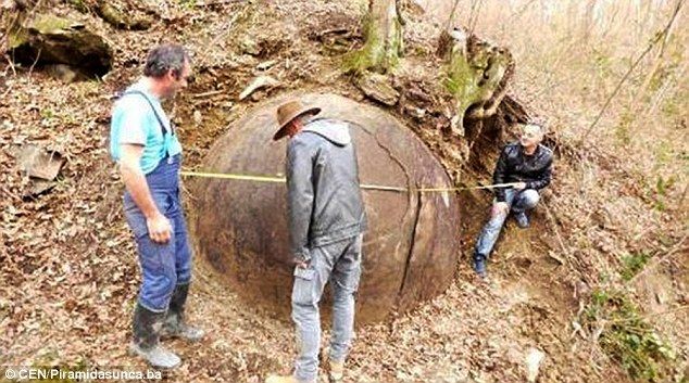 Otra imagen de las misteriosas piedras halladas en Bosnia