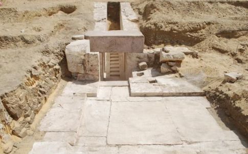 Hallan una nueva pirámide en las arenas de Dashur (Egipto)