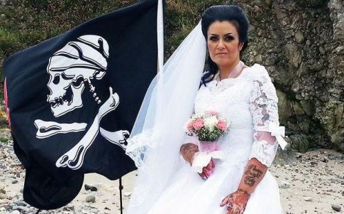 La mujer que hace un año se casó con un "fantasma" pide ahora el divorcio