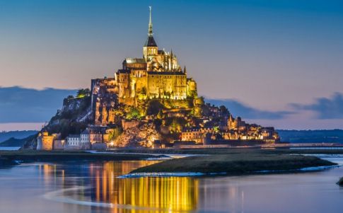 El cráneo de Saint Aubert y el arcángel San Miguel