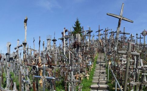 La colina de las cruces