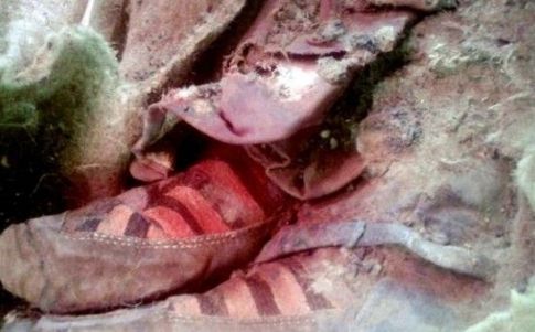 Momia siberana con ¿Adidas?