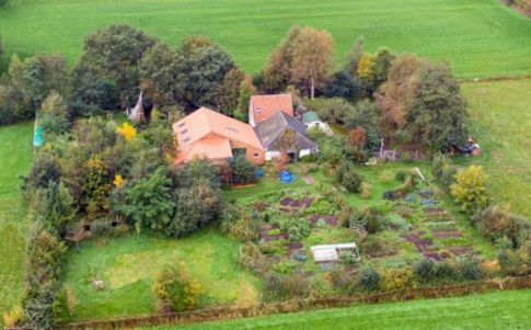 Liberan 6 personas que se encerraron esperando "el fin de los tiempos". Foto: EPA.