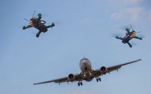 dron ovni aeropuerto madrid barajas cierra