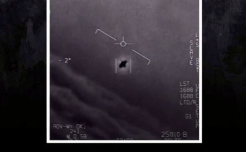 Imagen del vídeo tomado por un piloto de la Armada de EE. UU. en 2004