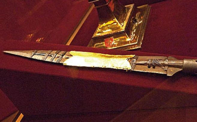 La maldición de la lanza de Longinos