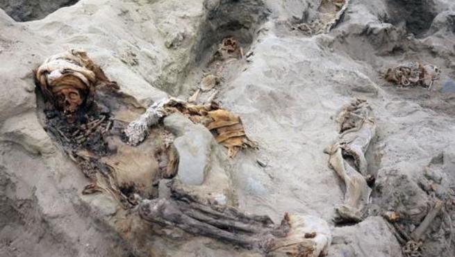Descubren en Perú restos de un gran sacrificio ritual de niños